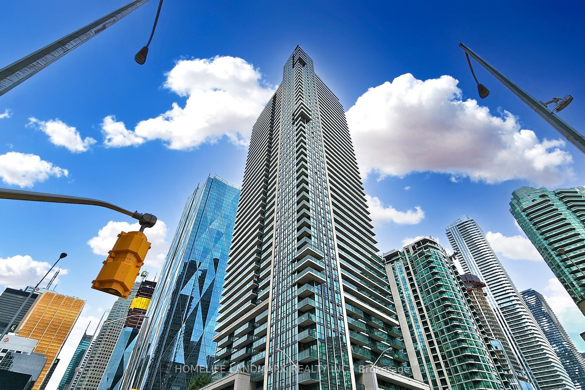33 Bay St 4304 · Photo 1