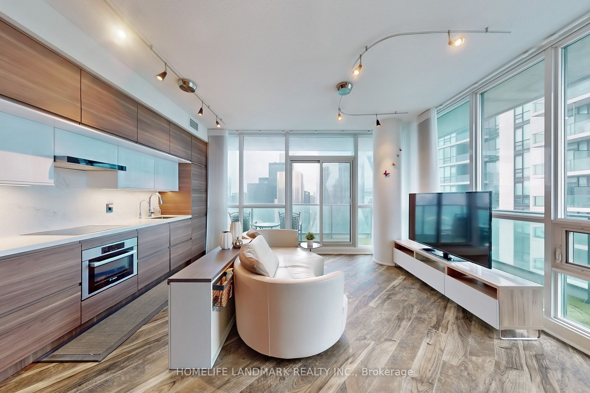 33 Bay St 4304 · Photo 3