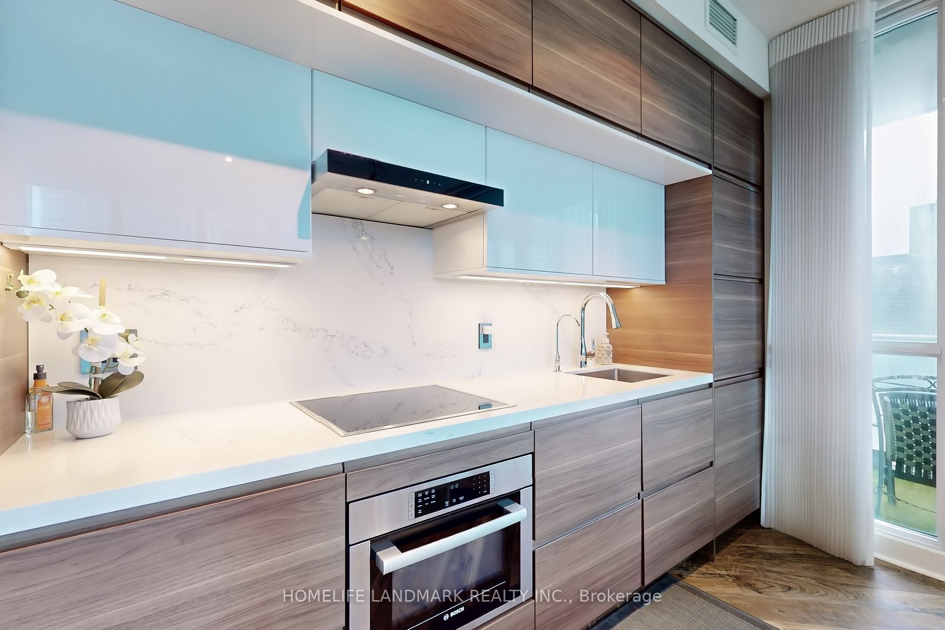33 Bay St 4304 · Photo 5