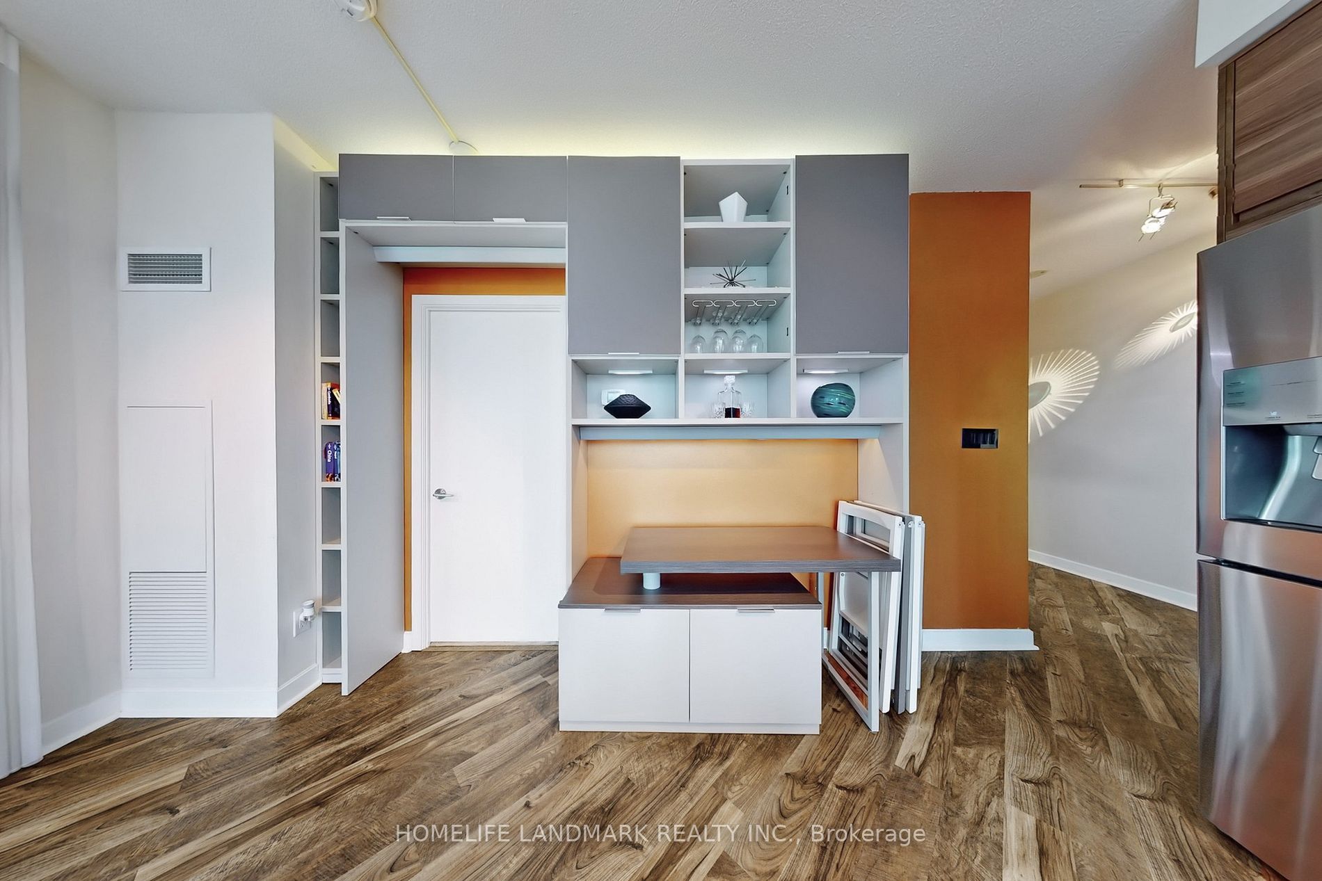 33 Bay St 4304 · Photo 6