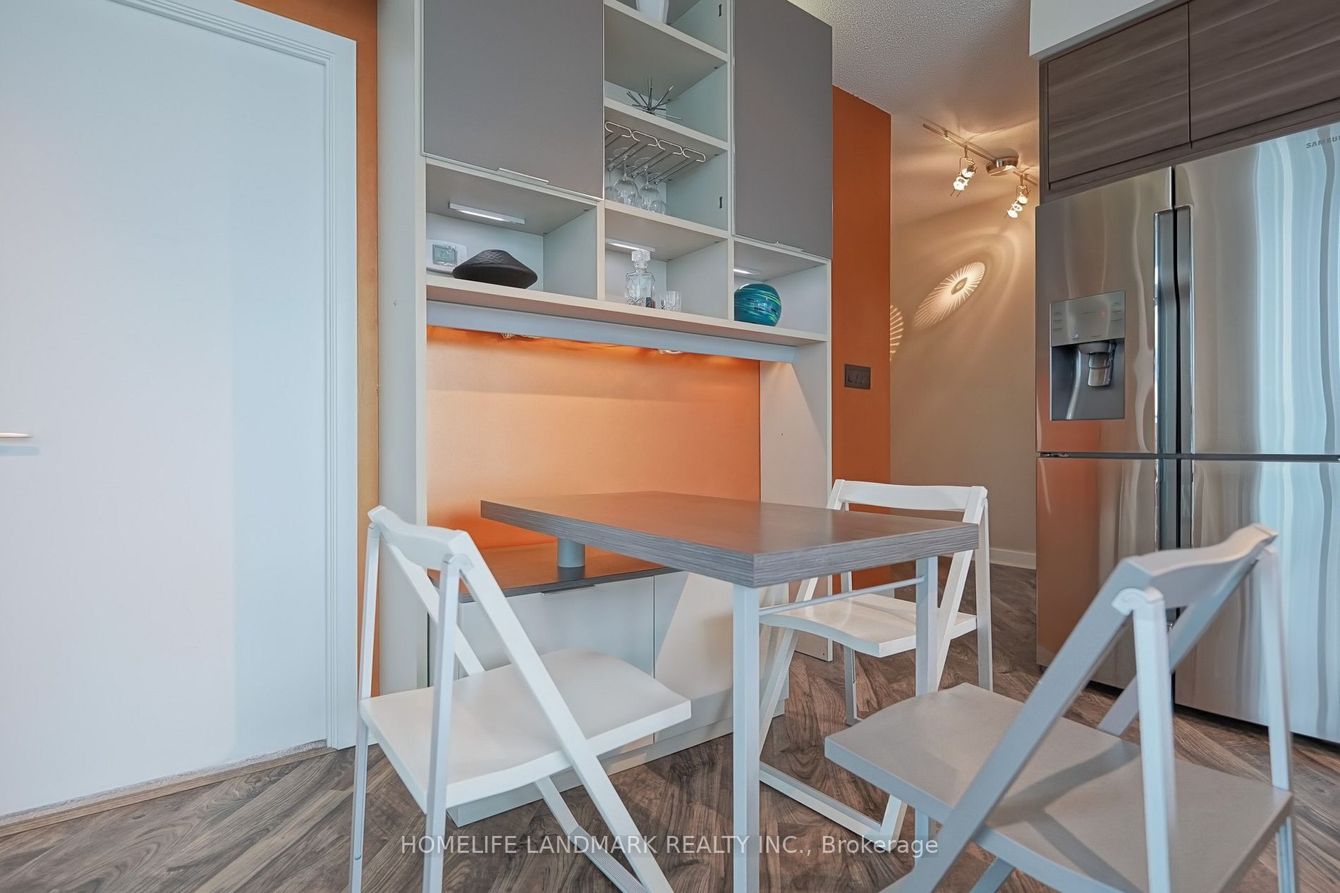 33 Bay St 4304 · Photo 7