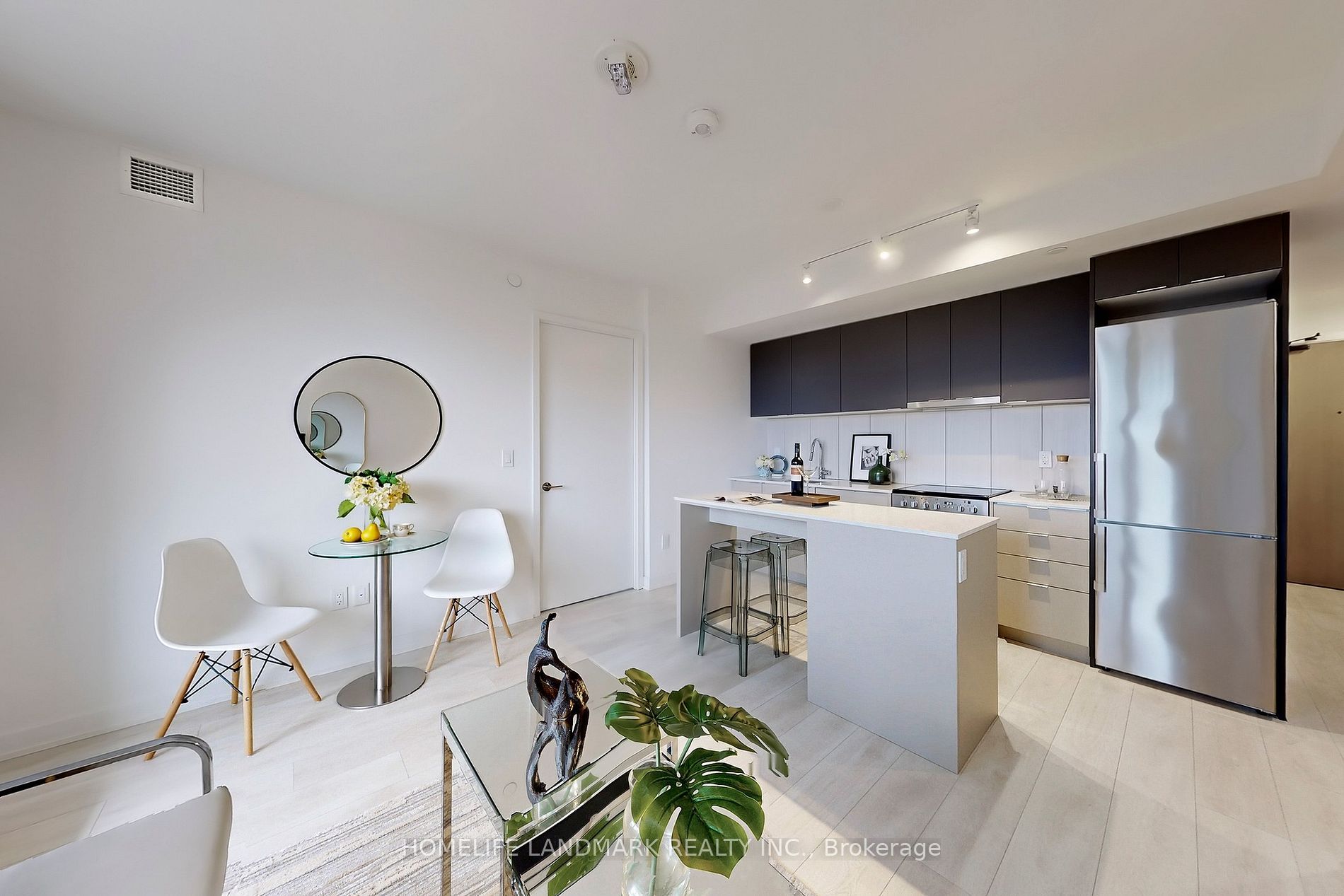 8 TIPPETT Rd 717 · Photo 5