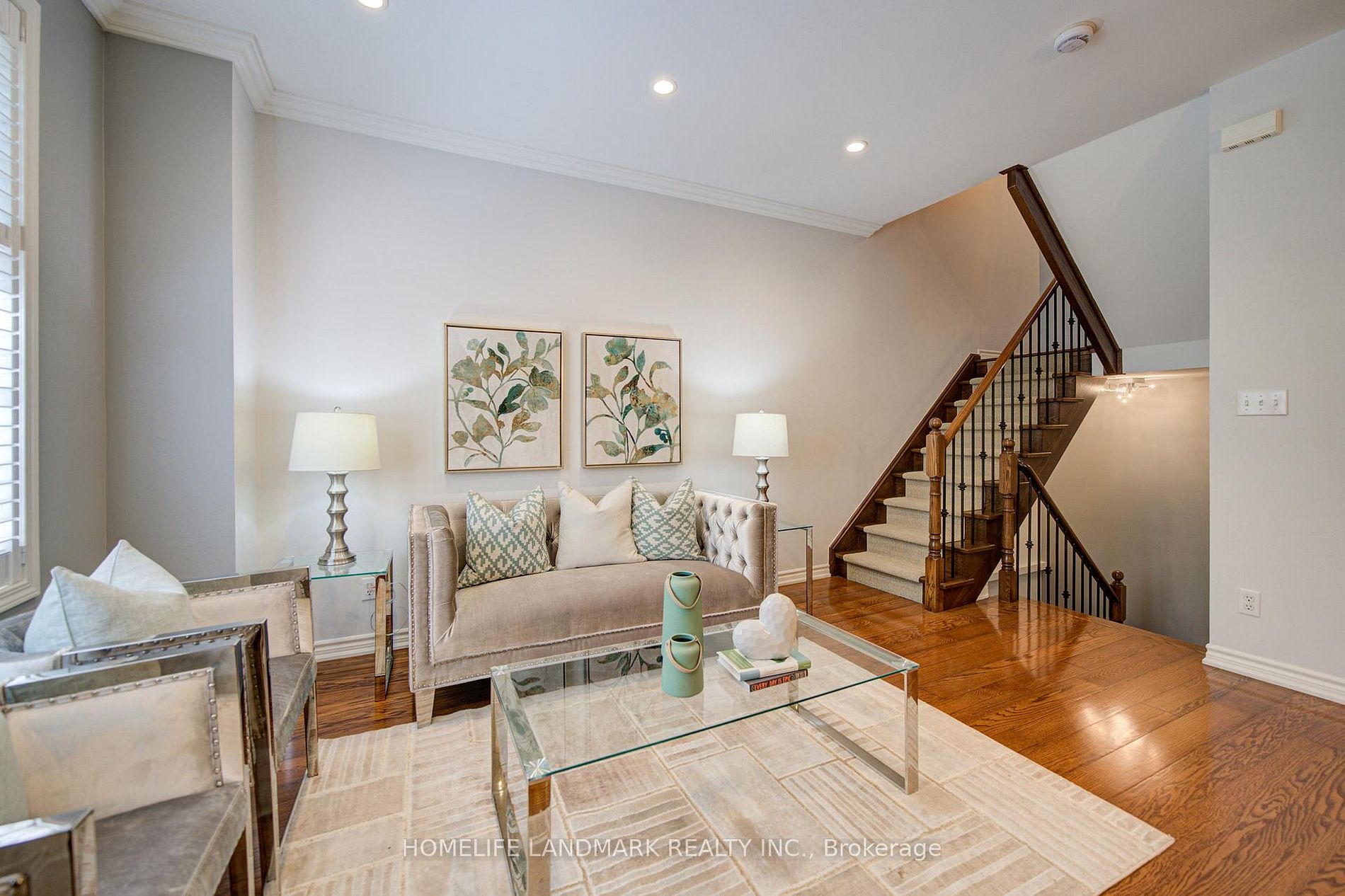 31 Avondale Ave 405 · Photo 7