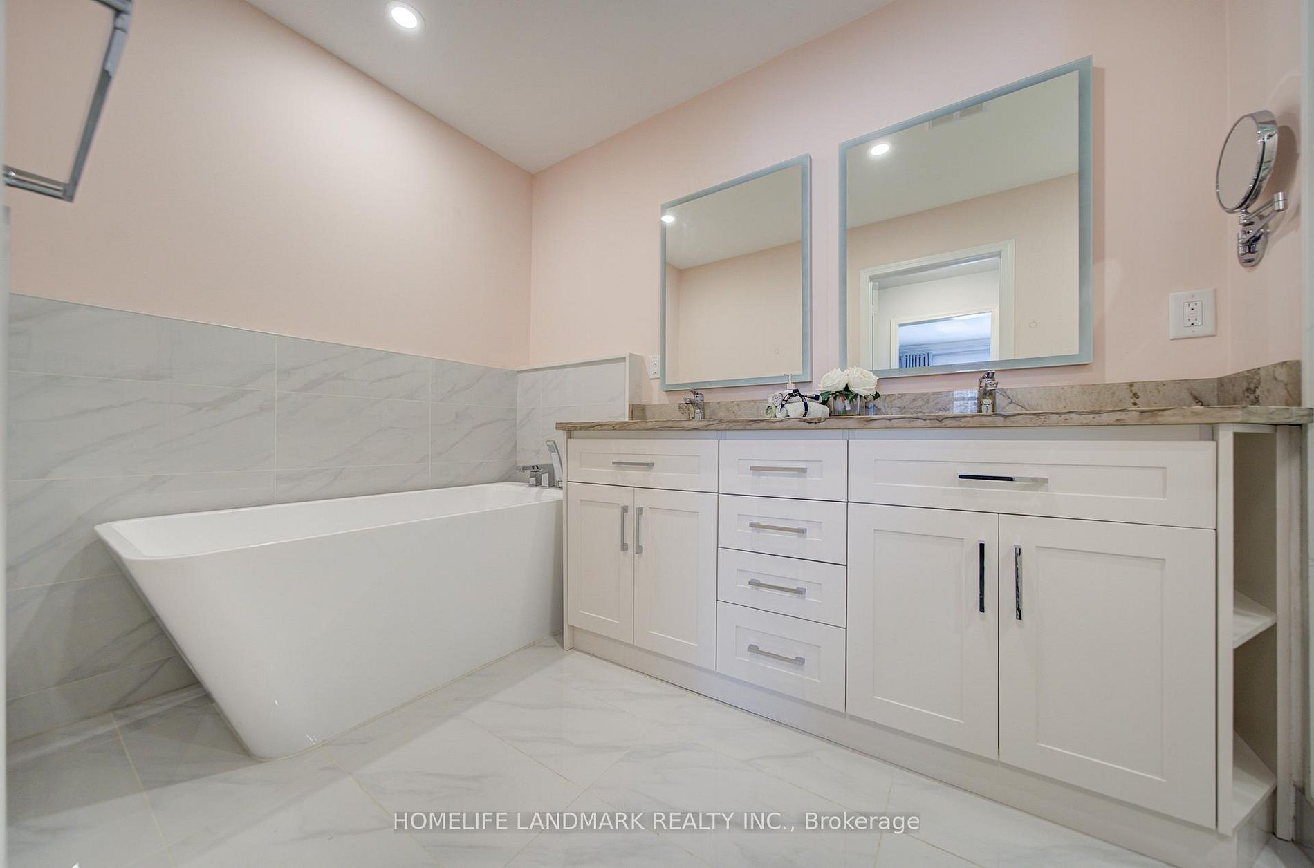 31 Avondale Ave 405 · Photo 11