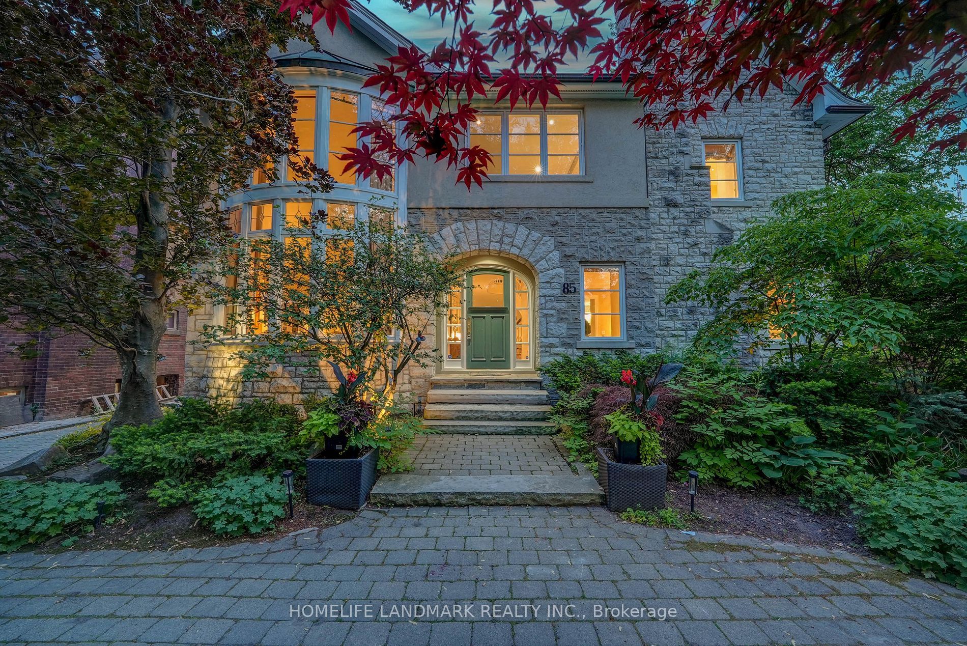 85 Lynwood Ave S · Photo 1