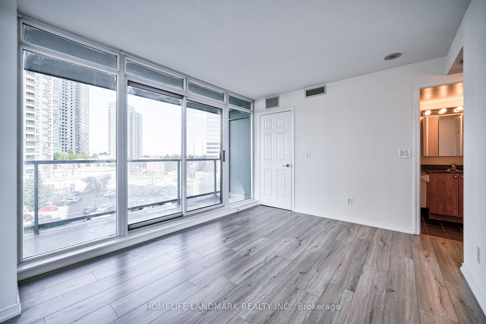 5508 Yonge St 505 · Photo 13