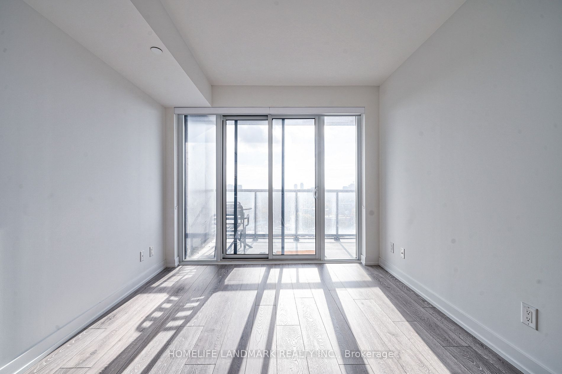 159 Wellesley St E 1207 · Photo 5