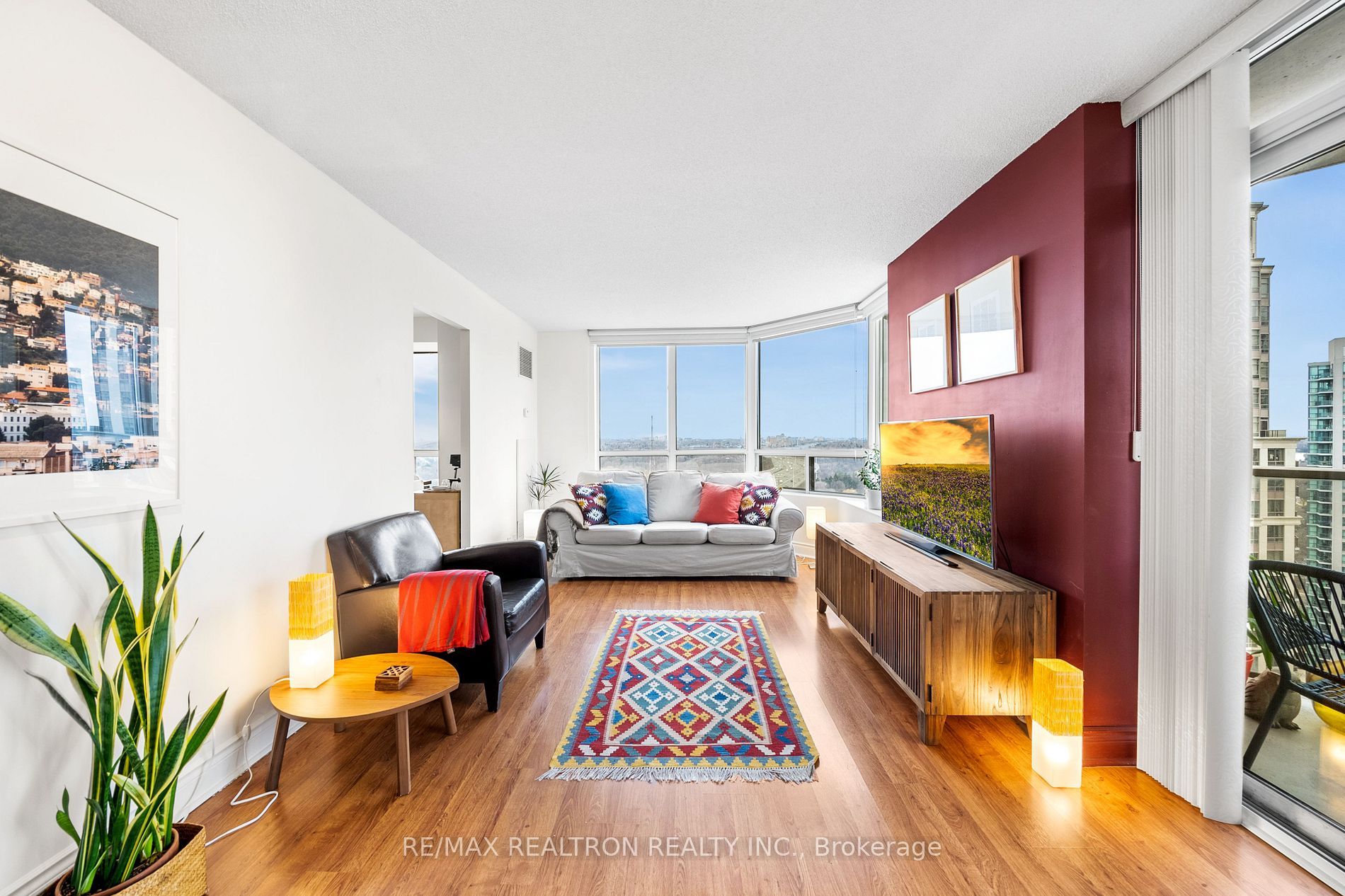80 Harrison Garden Blvd 2226 · Photo 5