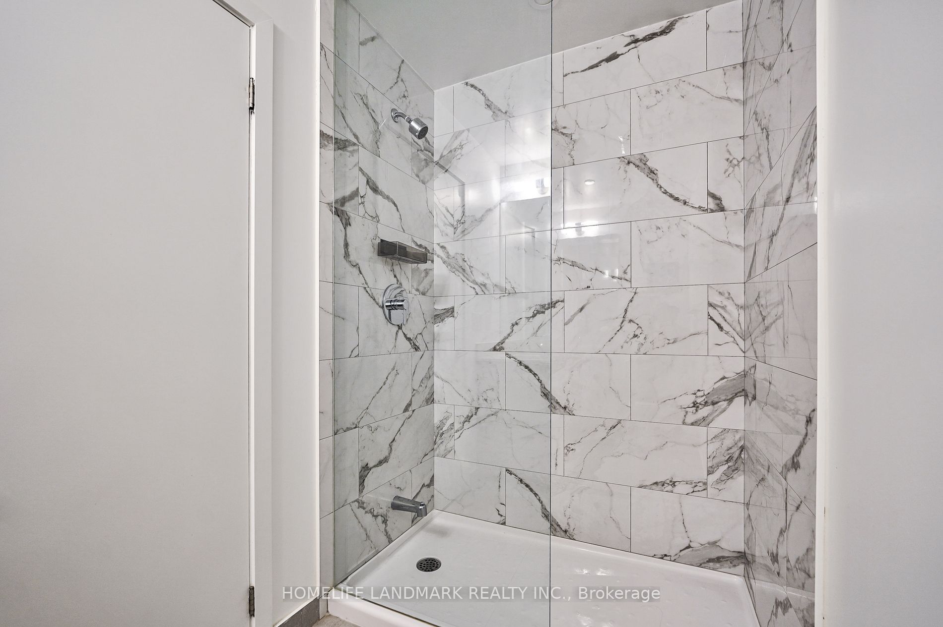 38 Forest Manor Rd 2205 · Photo 5