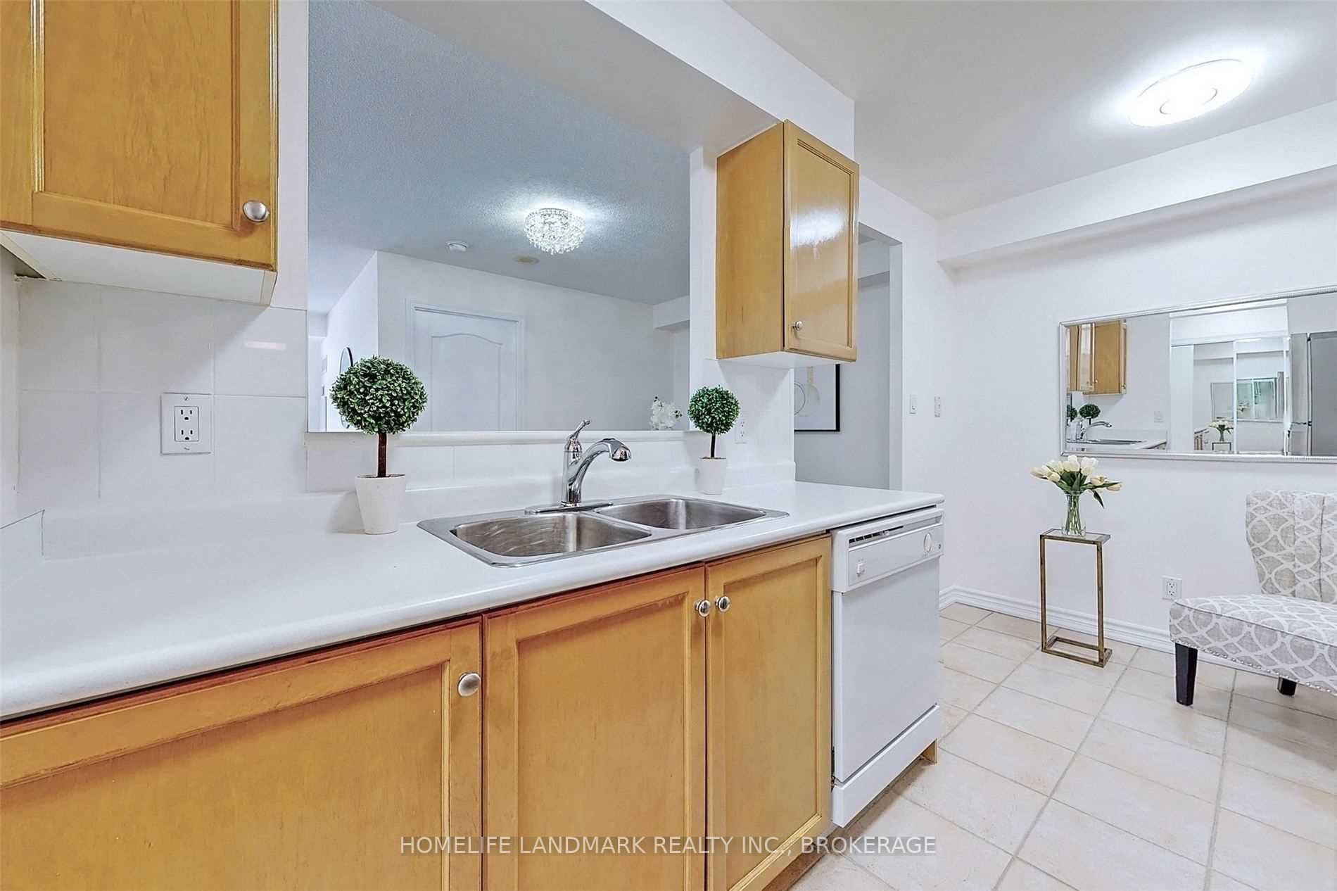 1883 Mcnicoll Ave 205 · Photo 10