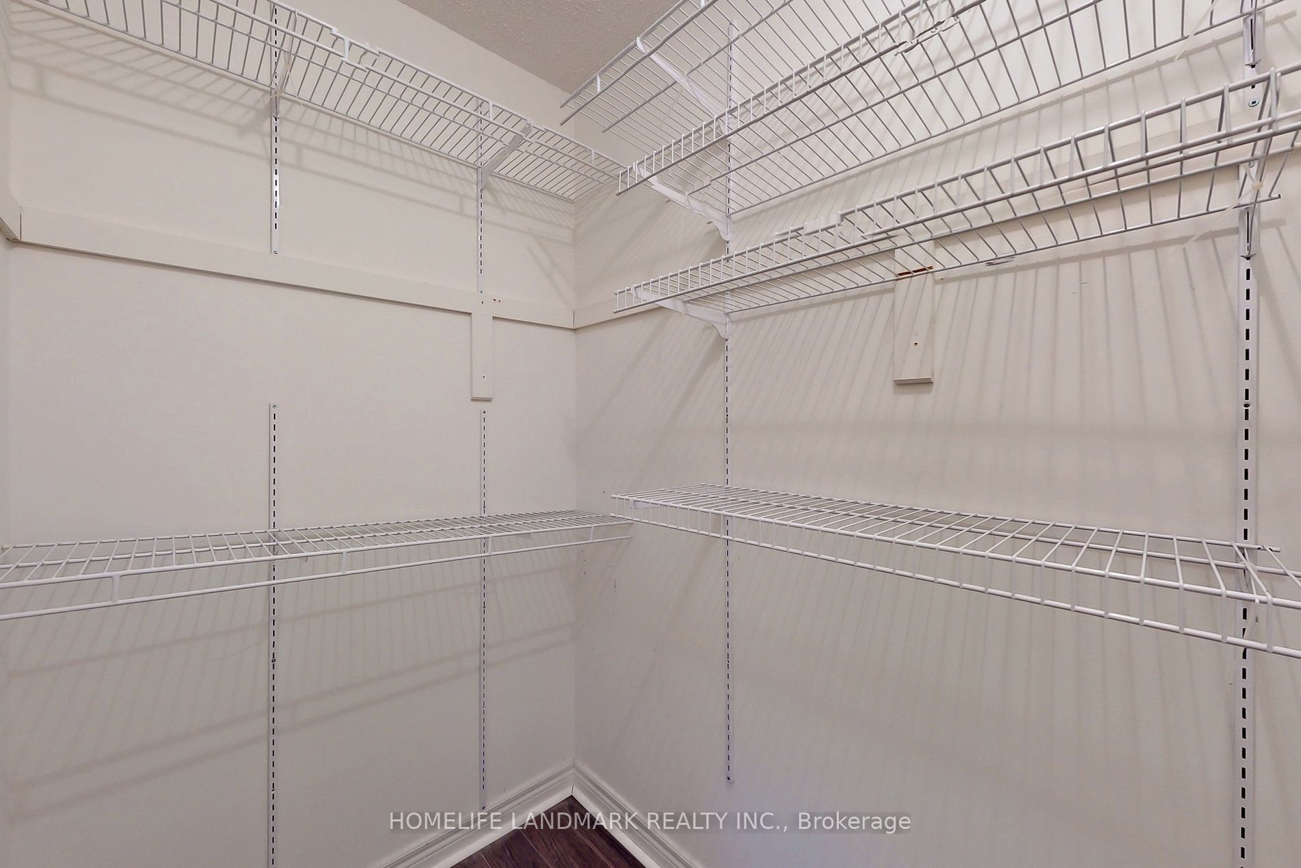 52 Steckley St · Photo 12