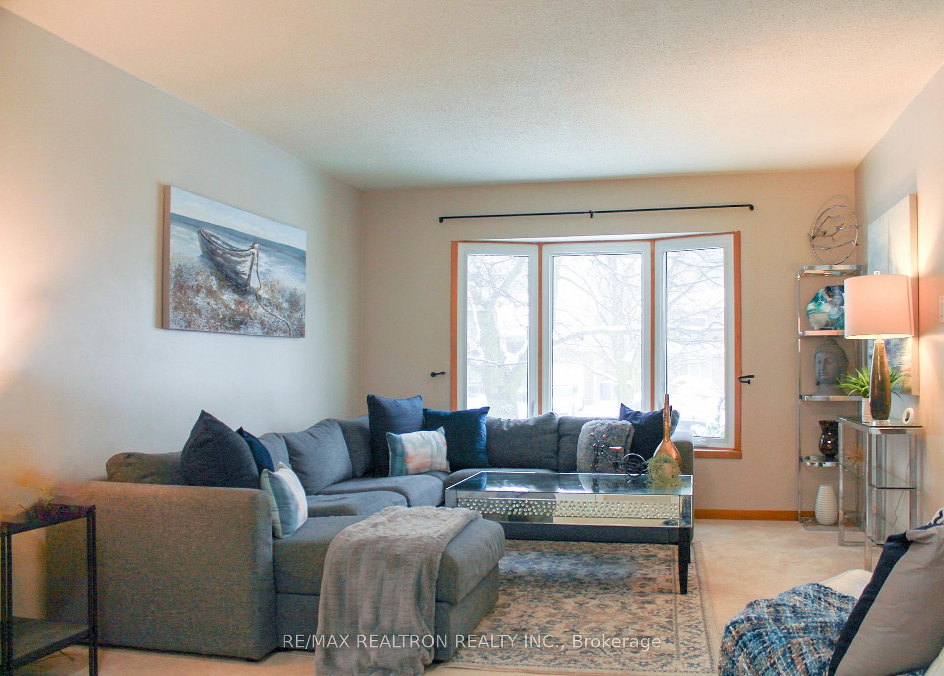 82 Kingston Rd · Photo 2