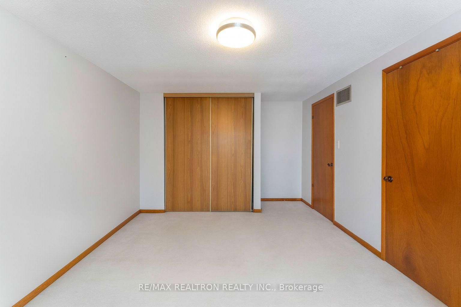 82 Kingston Rd · Photo 6