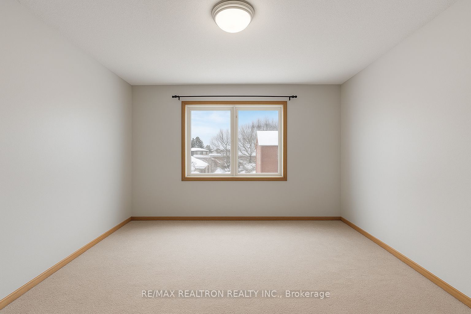 82 Kingston Rd · Photo 7