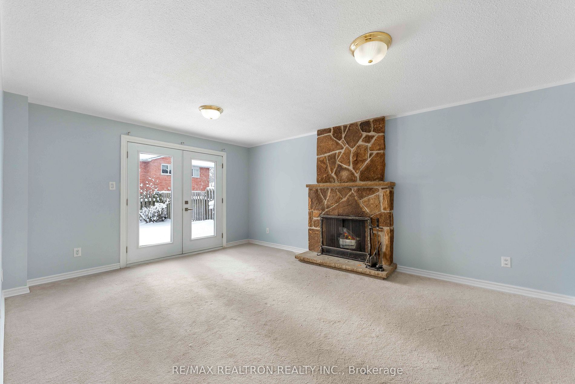 82 Kingston Rd · Photo 9