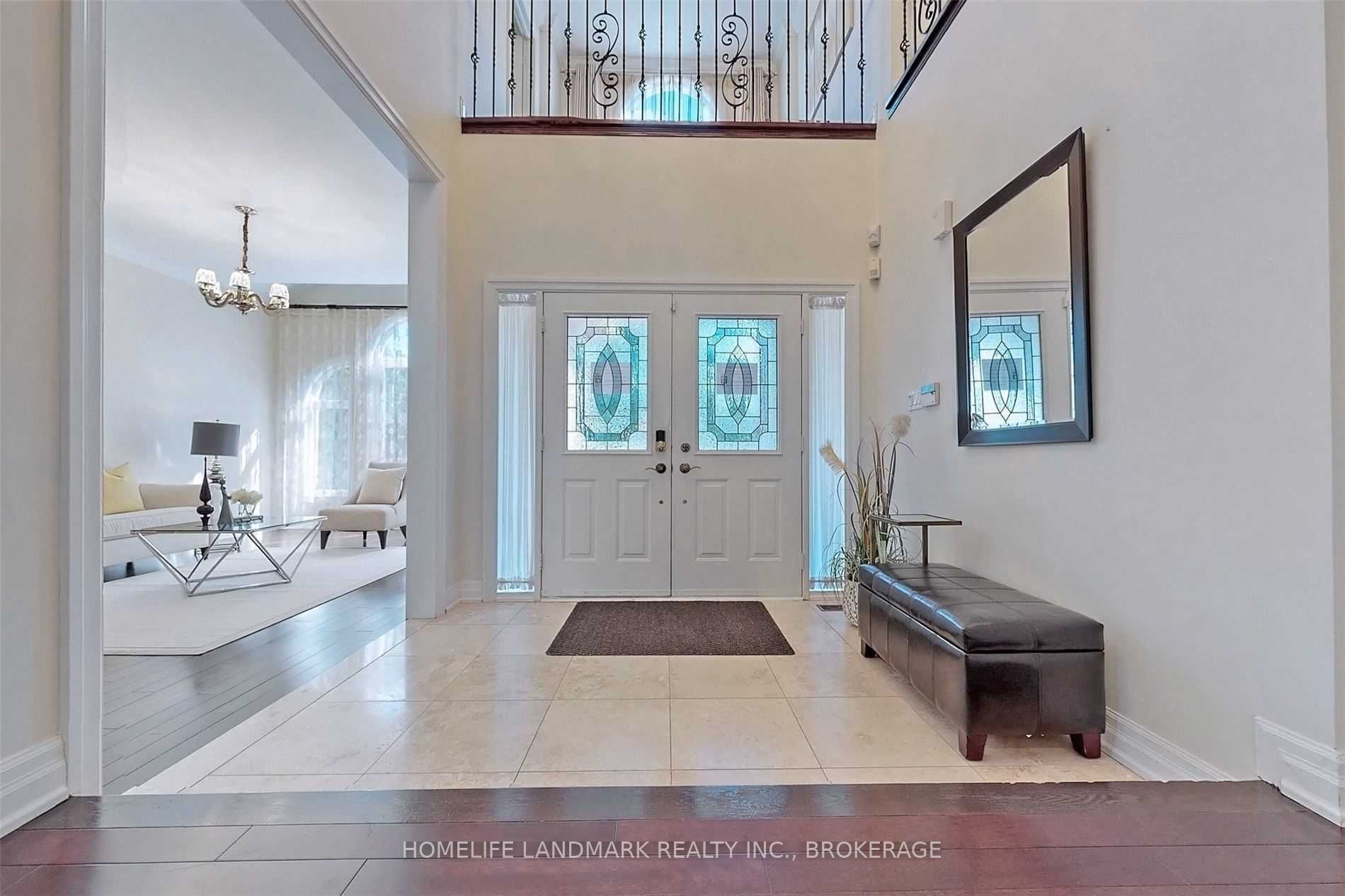 136 Bradgate Dr · Photo 2
