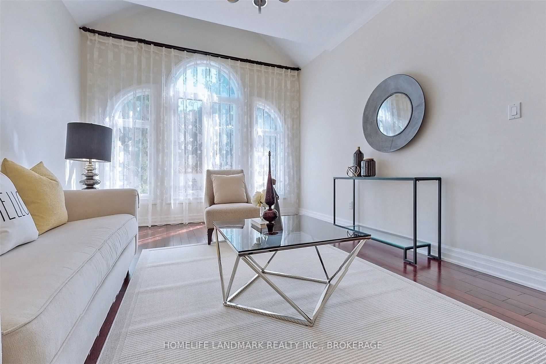 136 Bradgate Dr · Photo 4