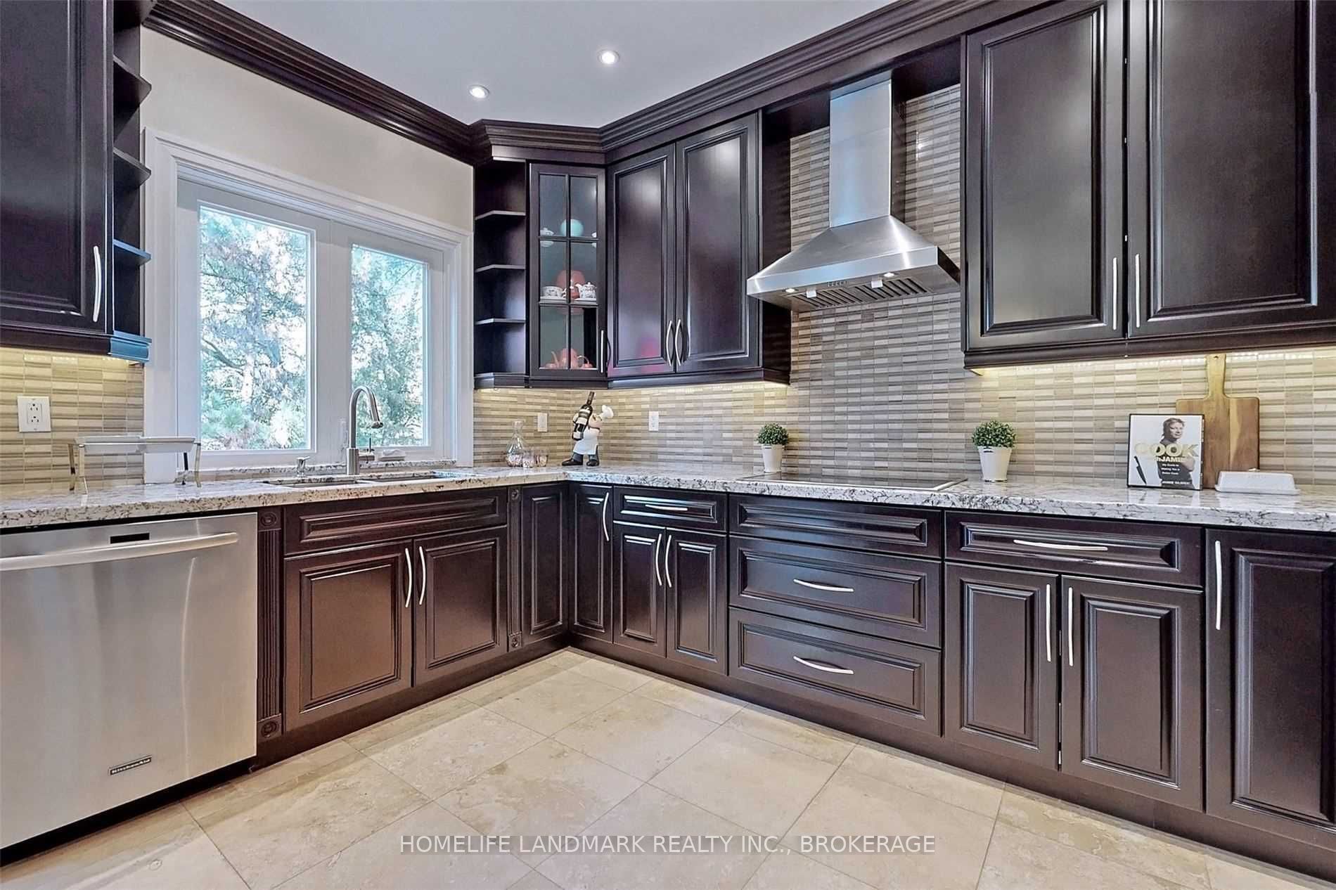 136 Bradgate Dr · Photo 10