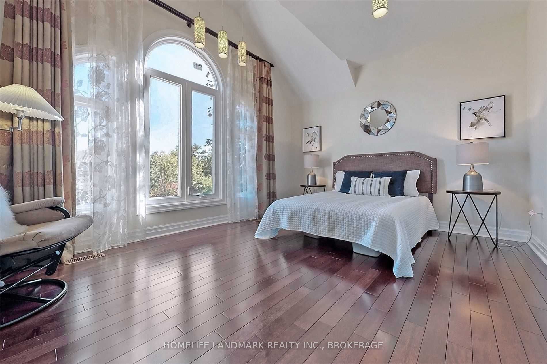 136 Bradgate Dr · Photo 24