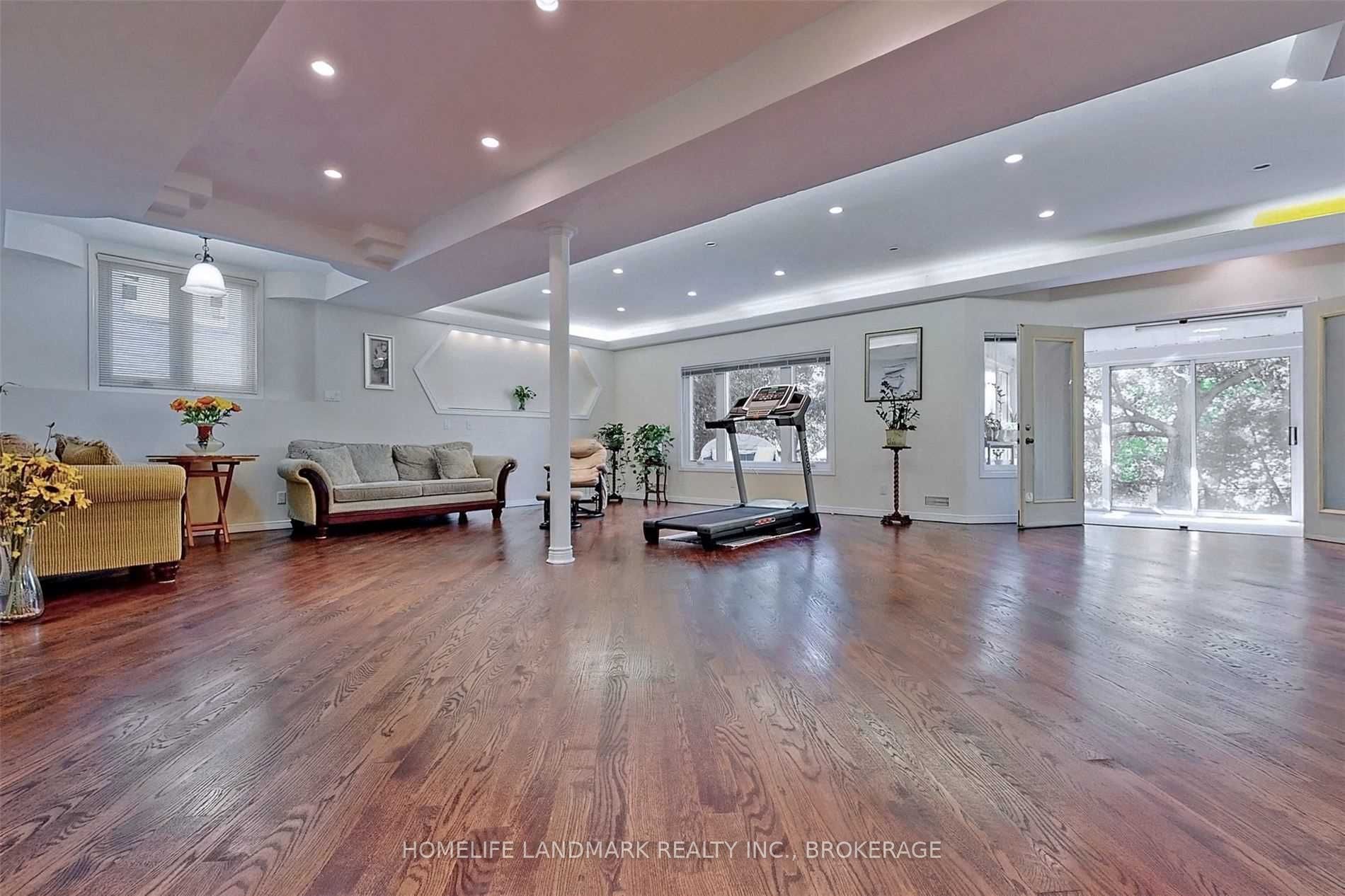 136 Bradgate Dr · Photo 29
