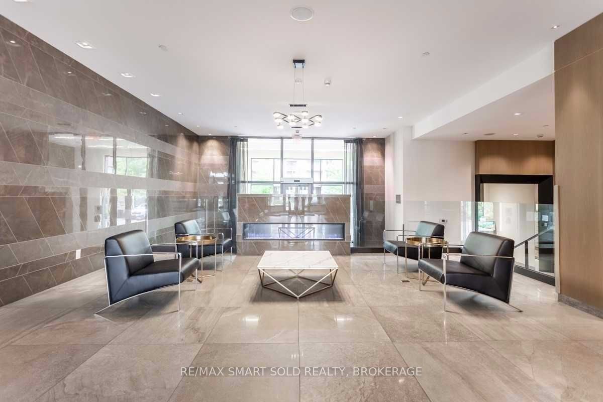 28 Uptown Dr 527 · Photo 7