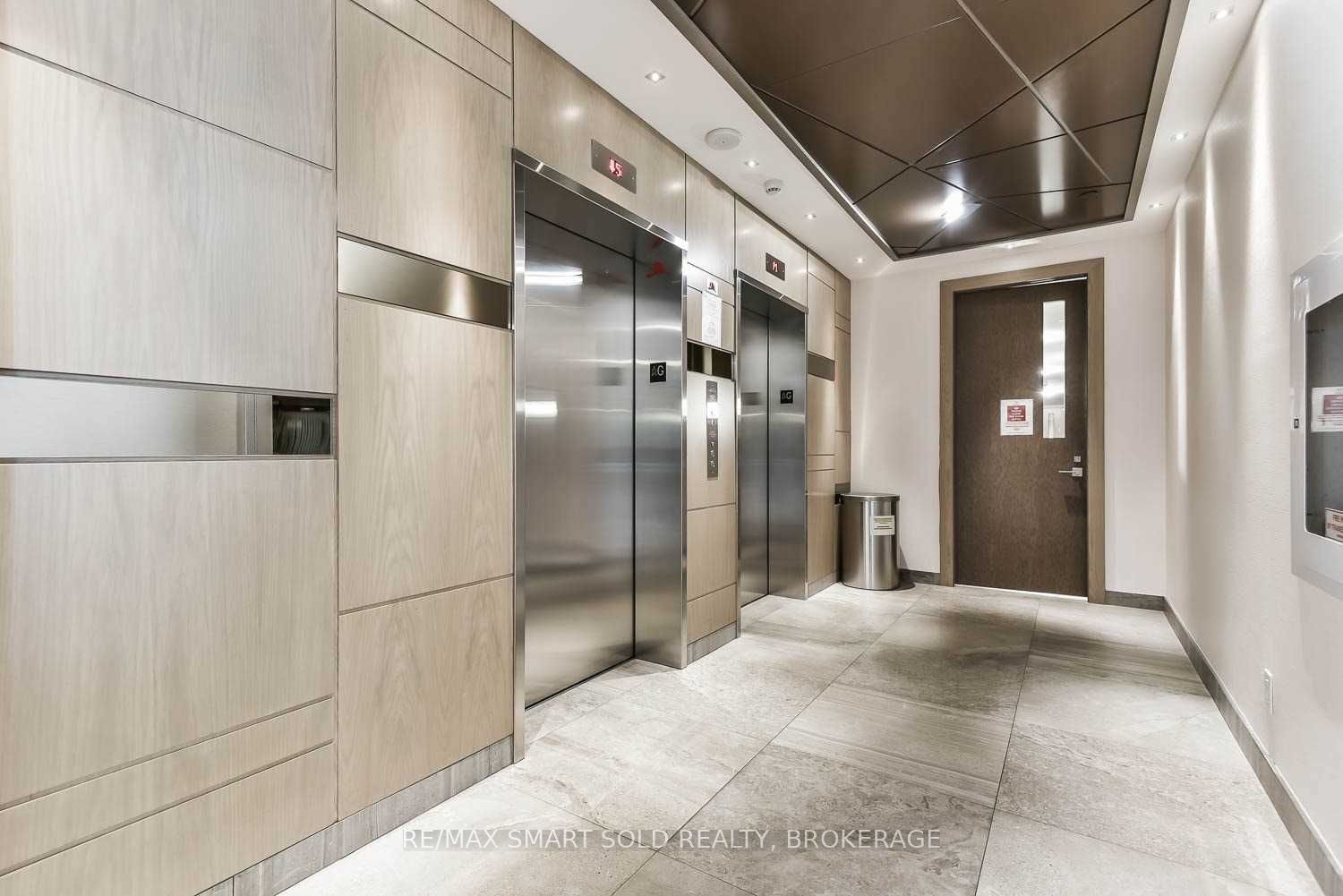 28 Uptown Dr 527 · Photo 8