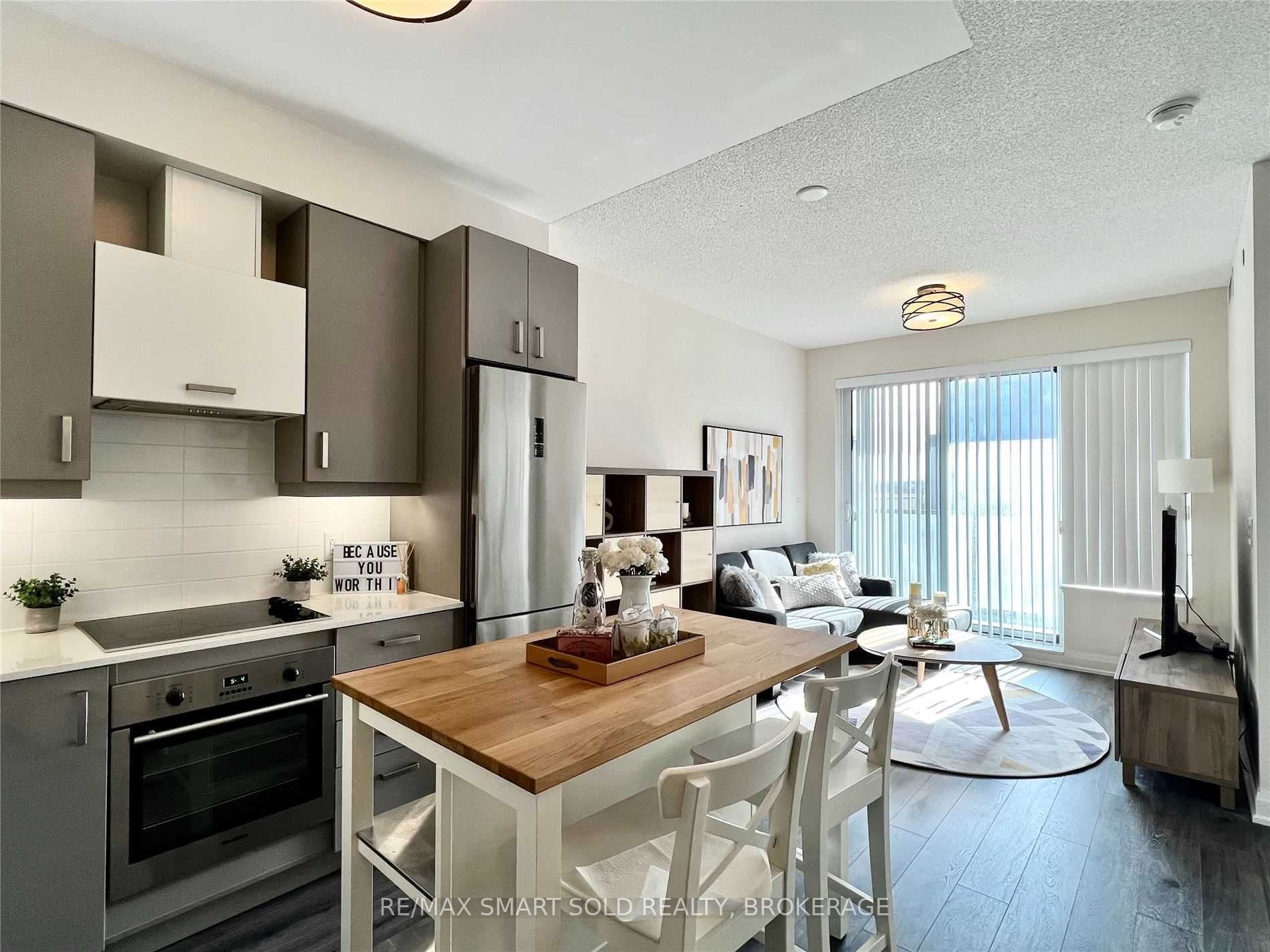 28 Uptown Dr 527 · Photo 9