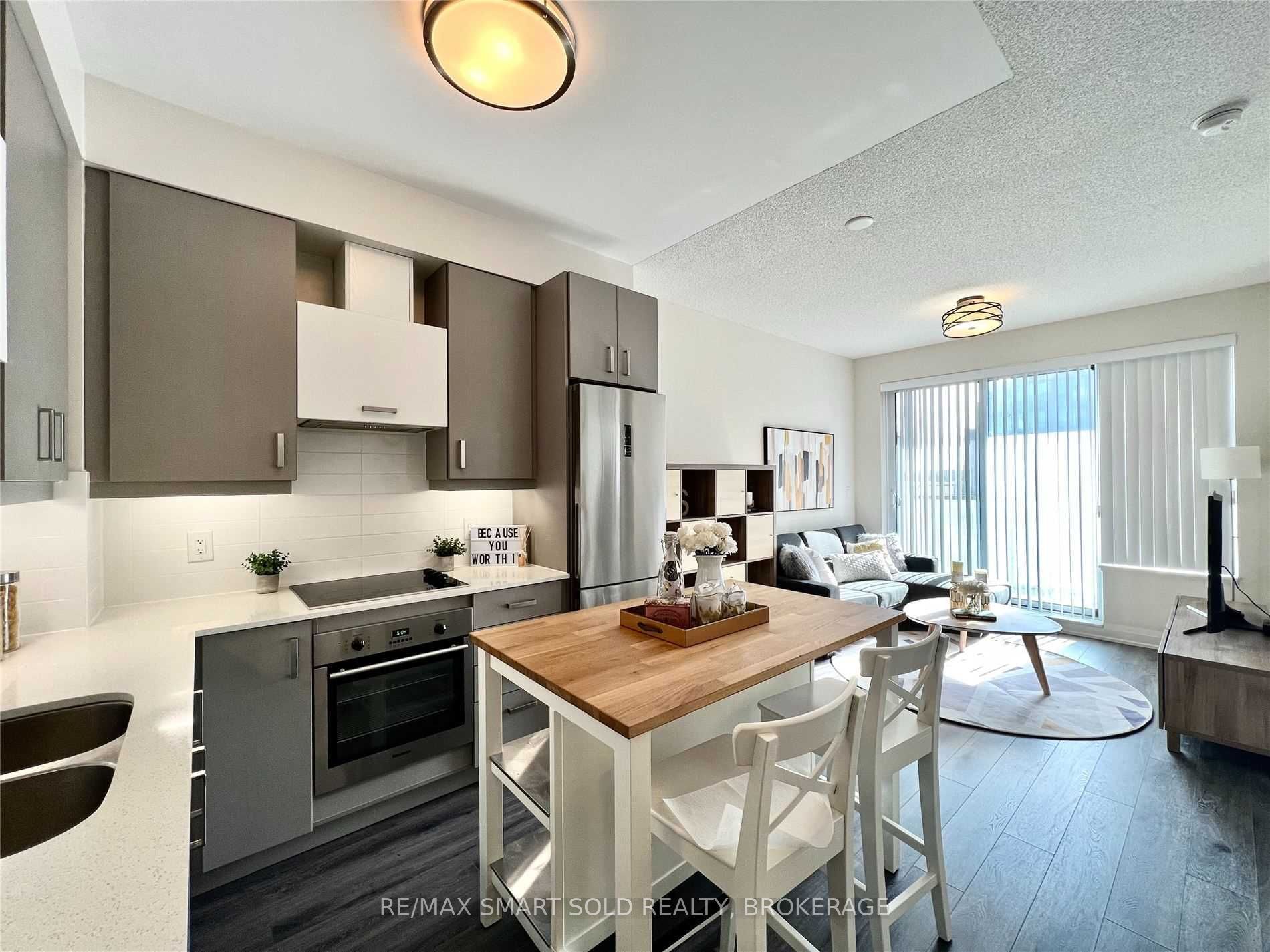 28 Uptown Dr 527 · Photo 10