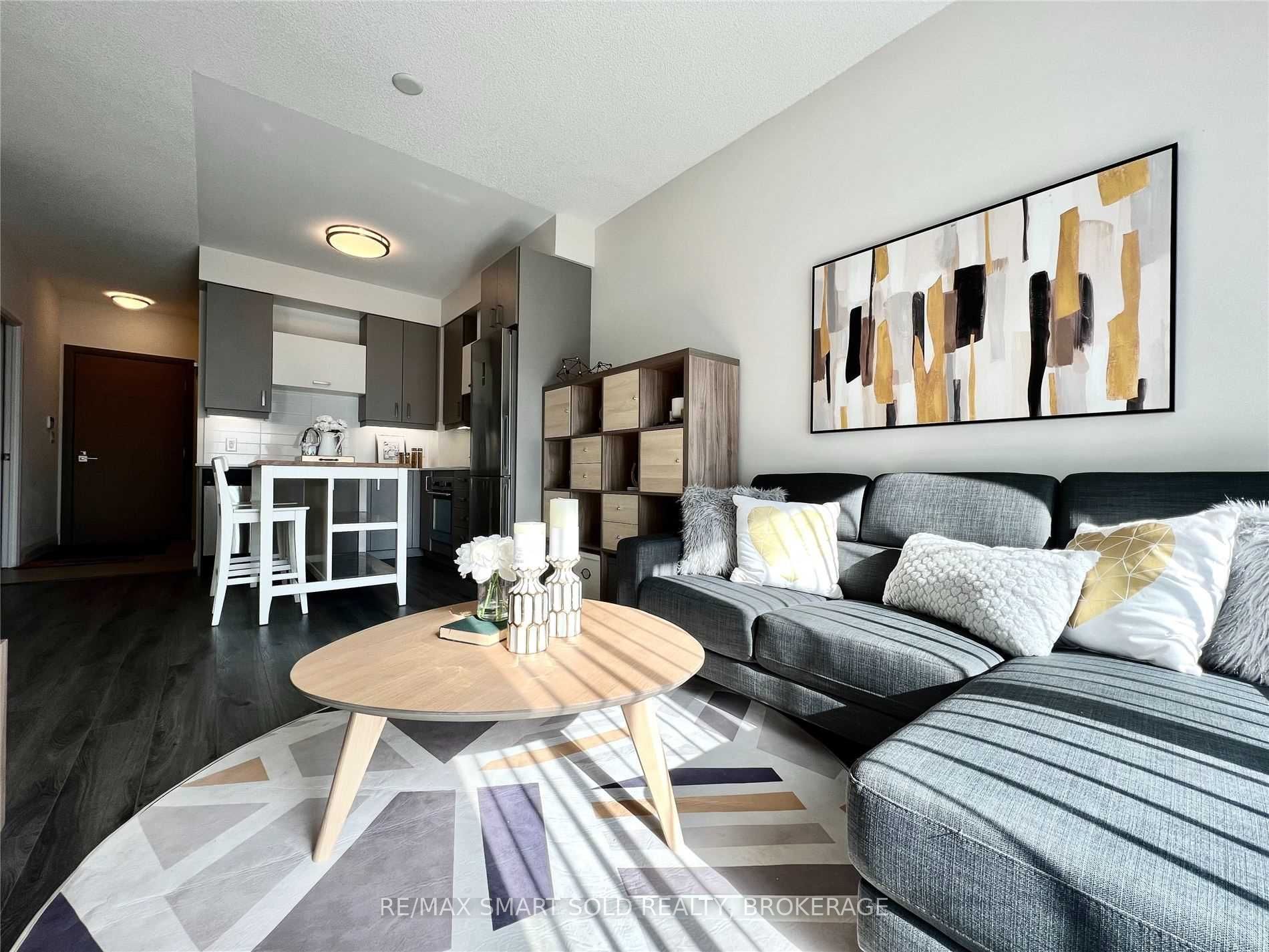 28 Uptown Dr 527 · Photo 13