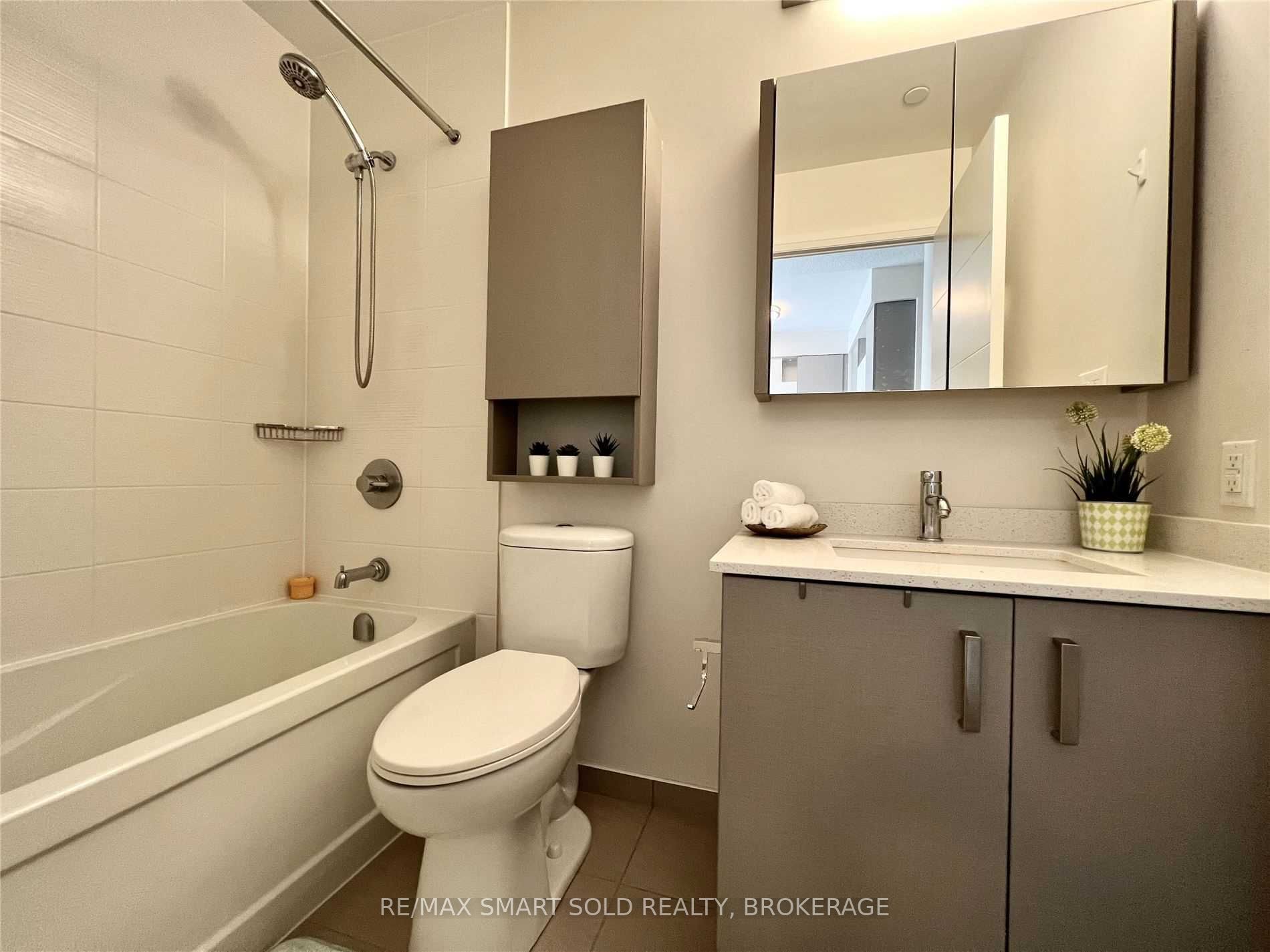 28 Uptown Dr 527 · Photo 14