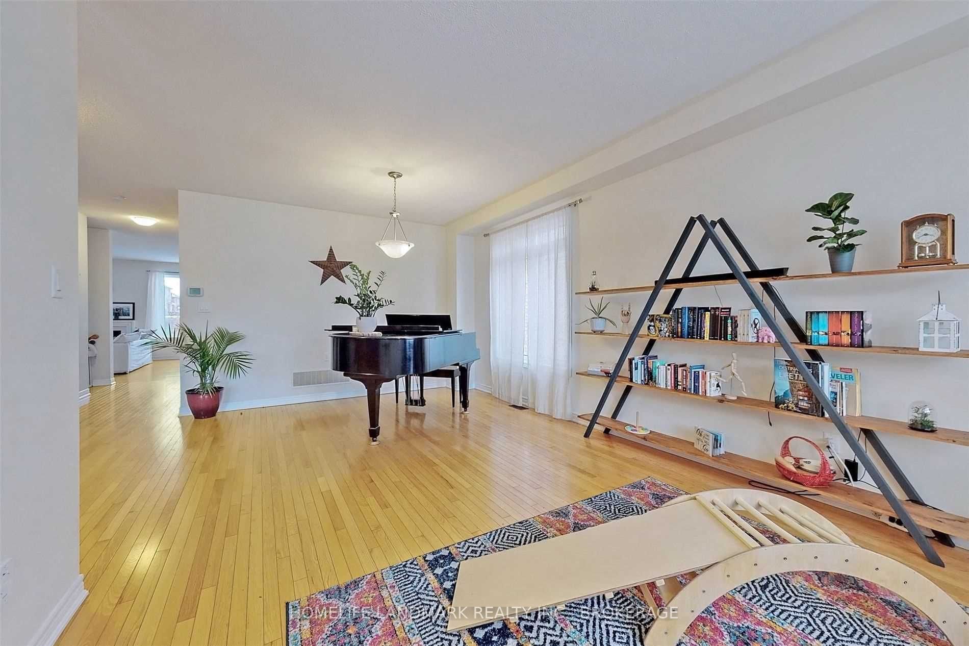 6 Weekes Ave · Photo 5