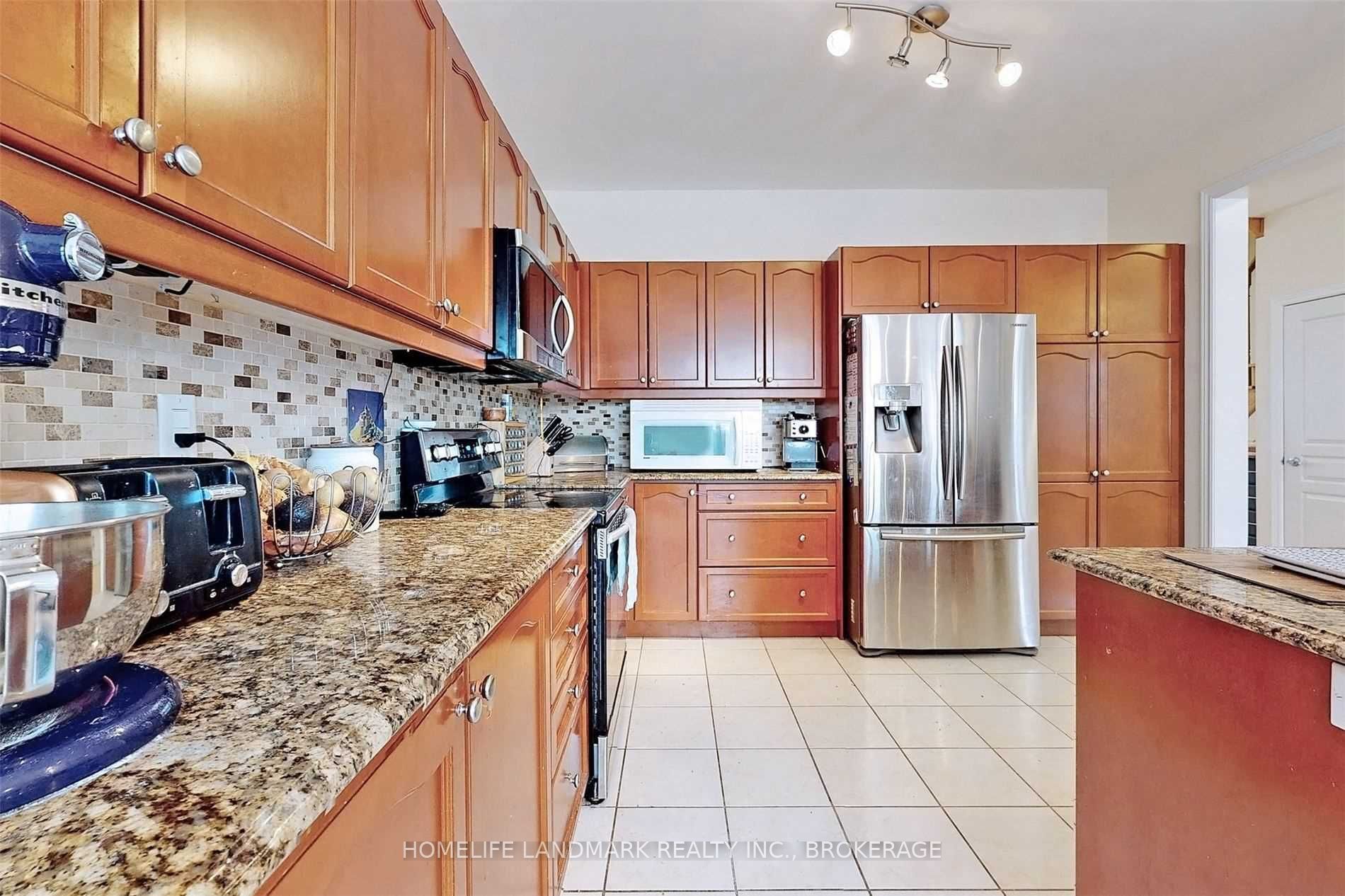 6 Weekes Ave · Photo 8