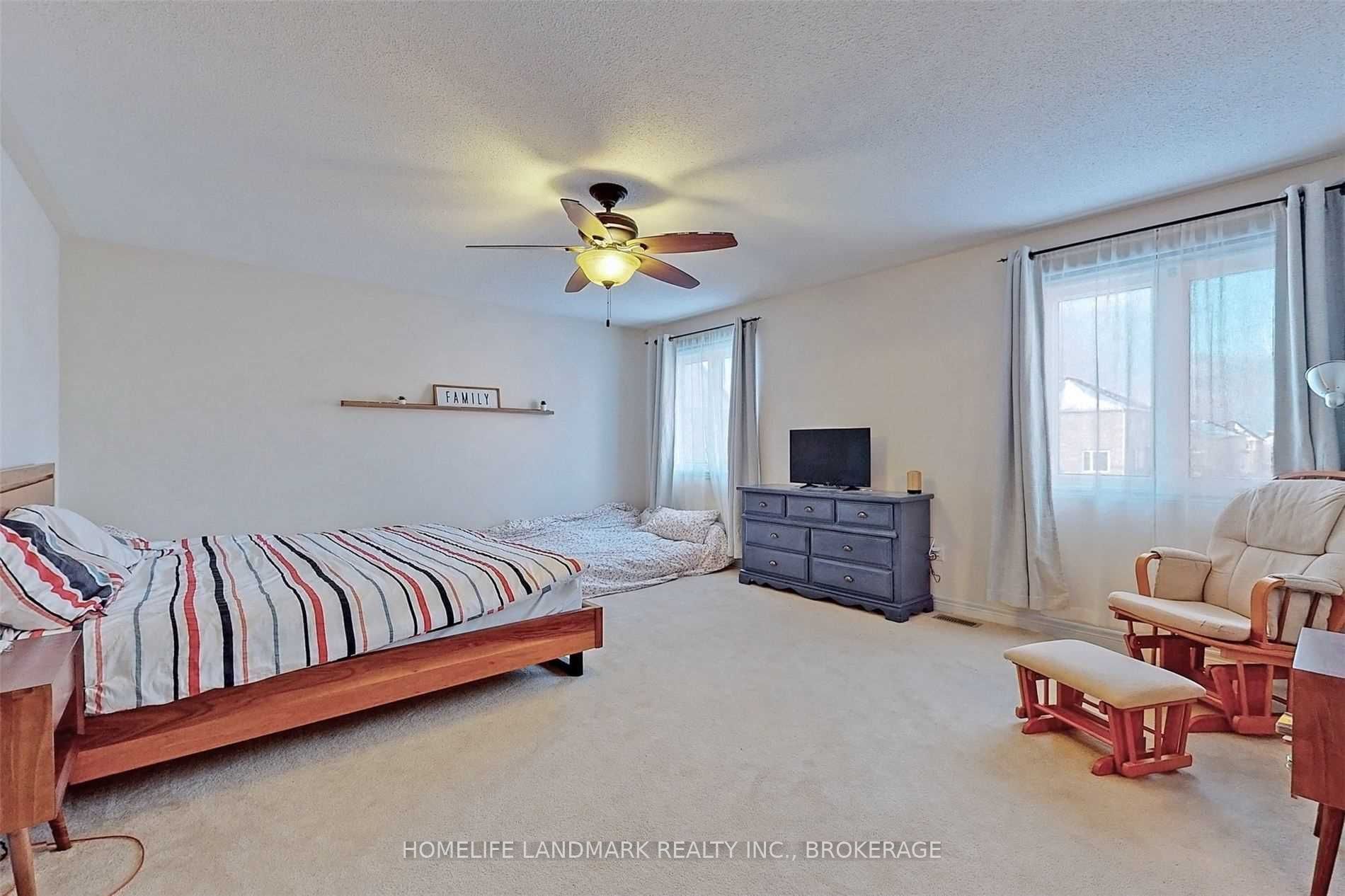 6 Weekes Ave · Photo 24