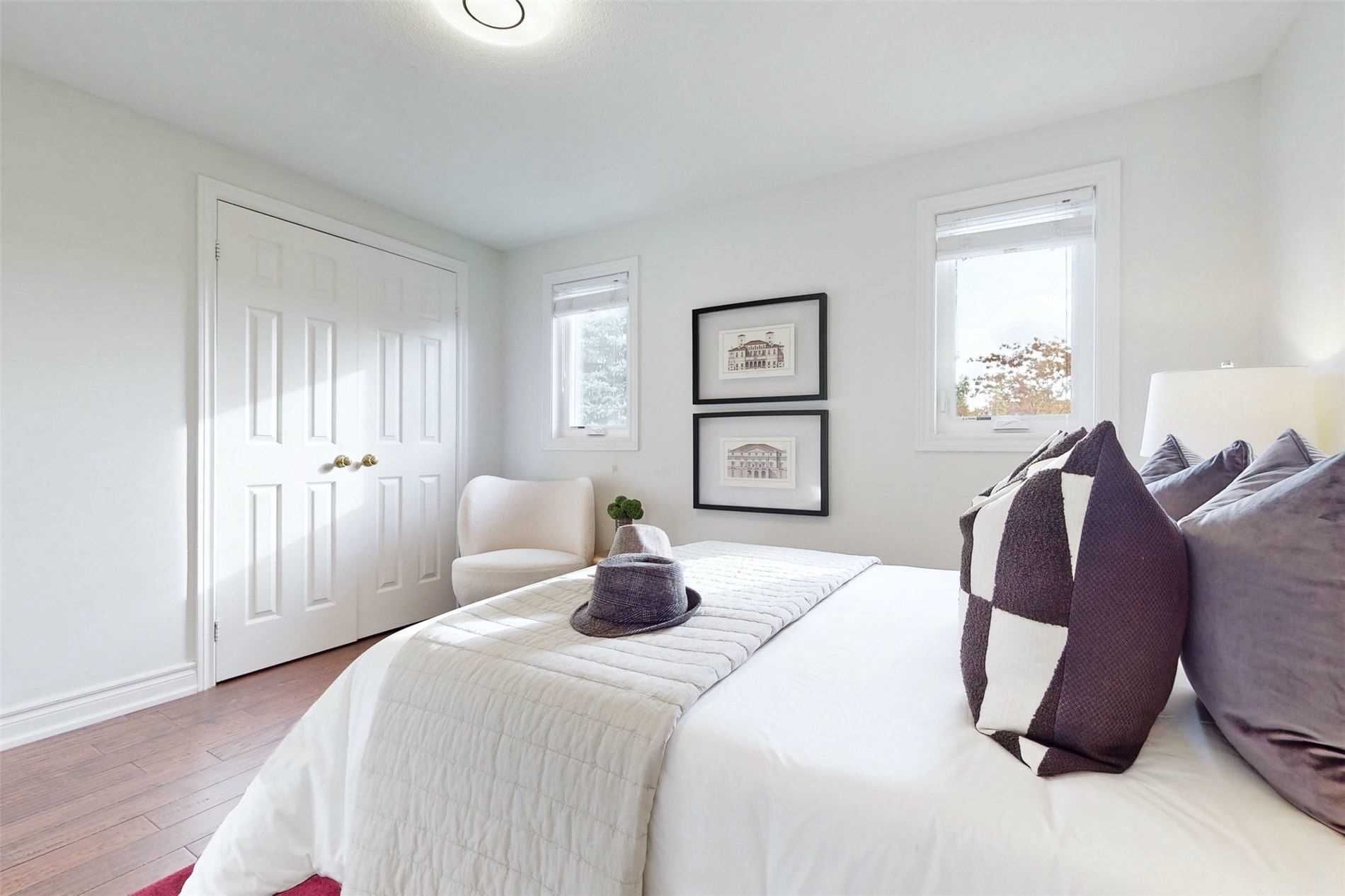 24 Featherstone Ave · Photo 14