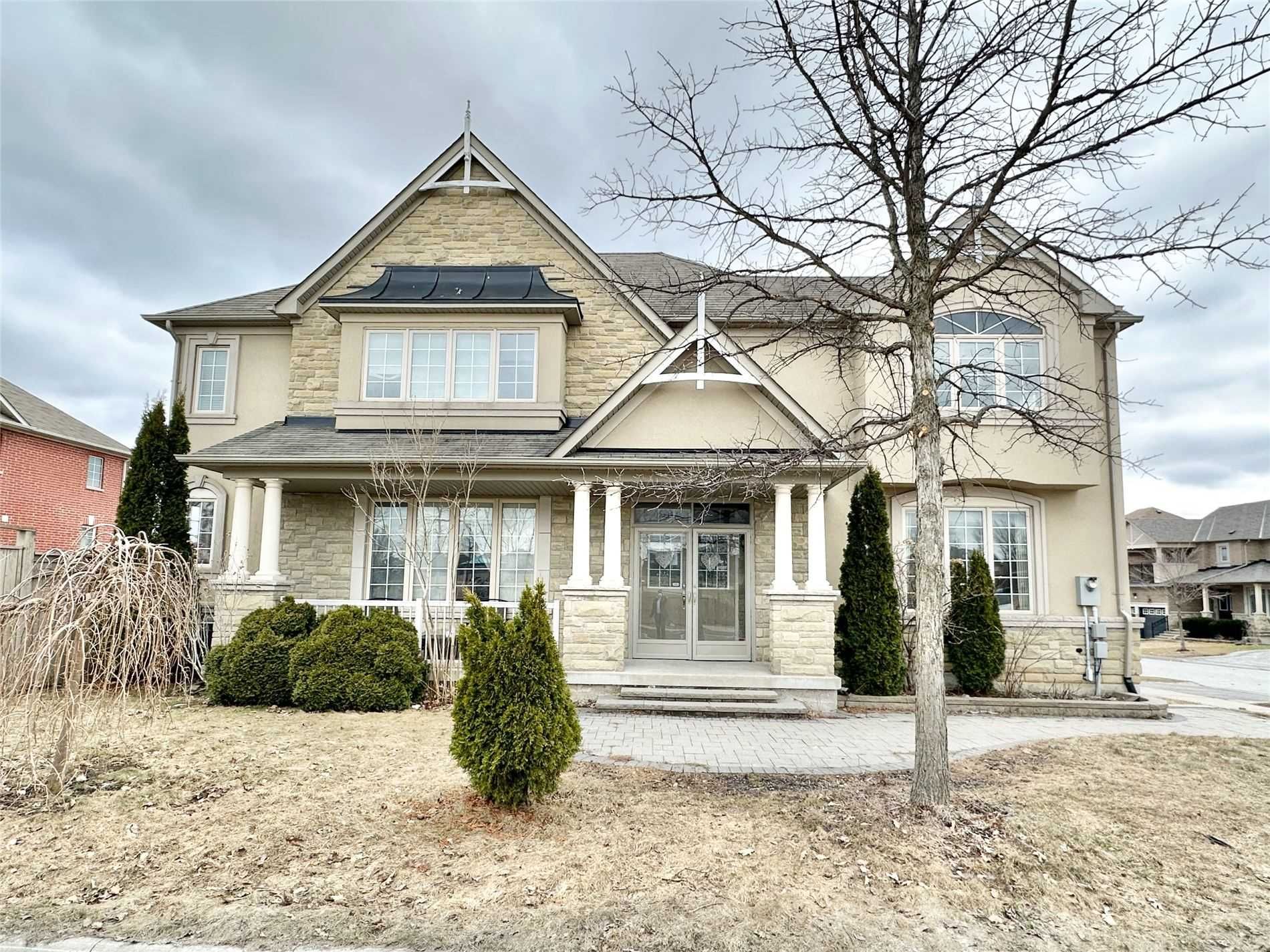 74 Albright Cres · 房屋照片 1