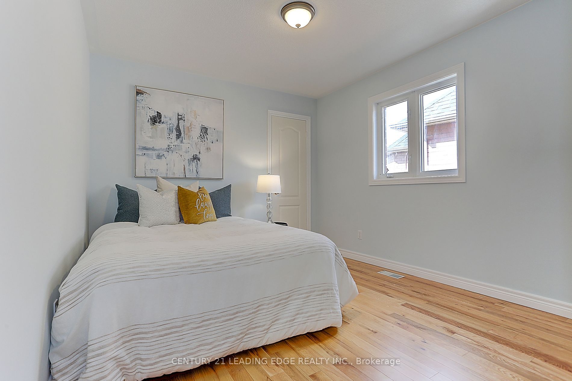 80 Futura Ave · Photo 12