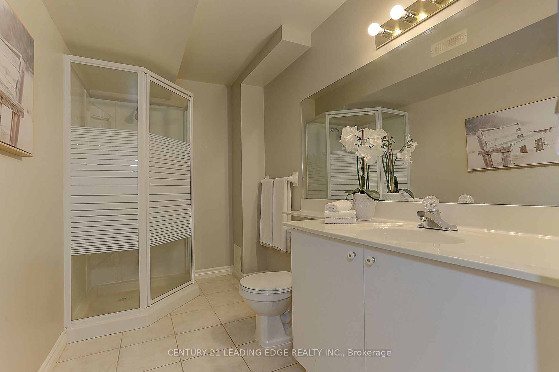 80 Futura Ave · Photo 15