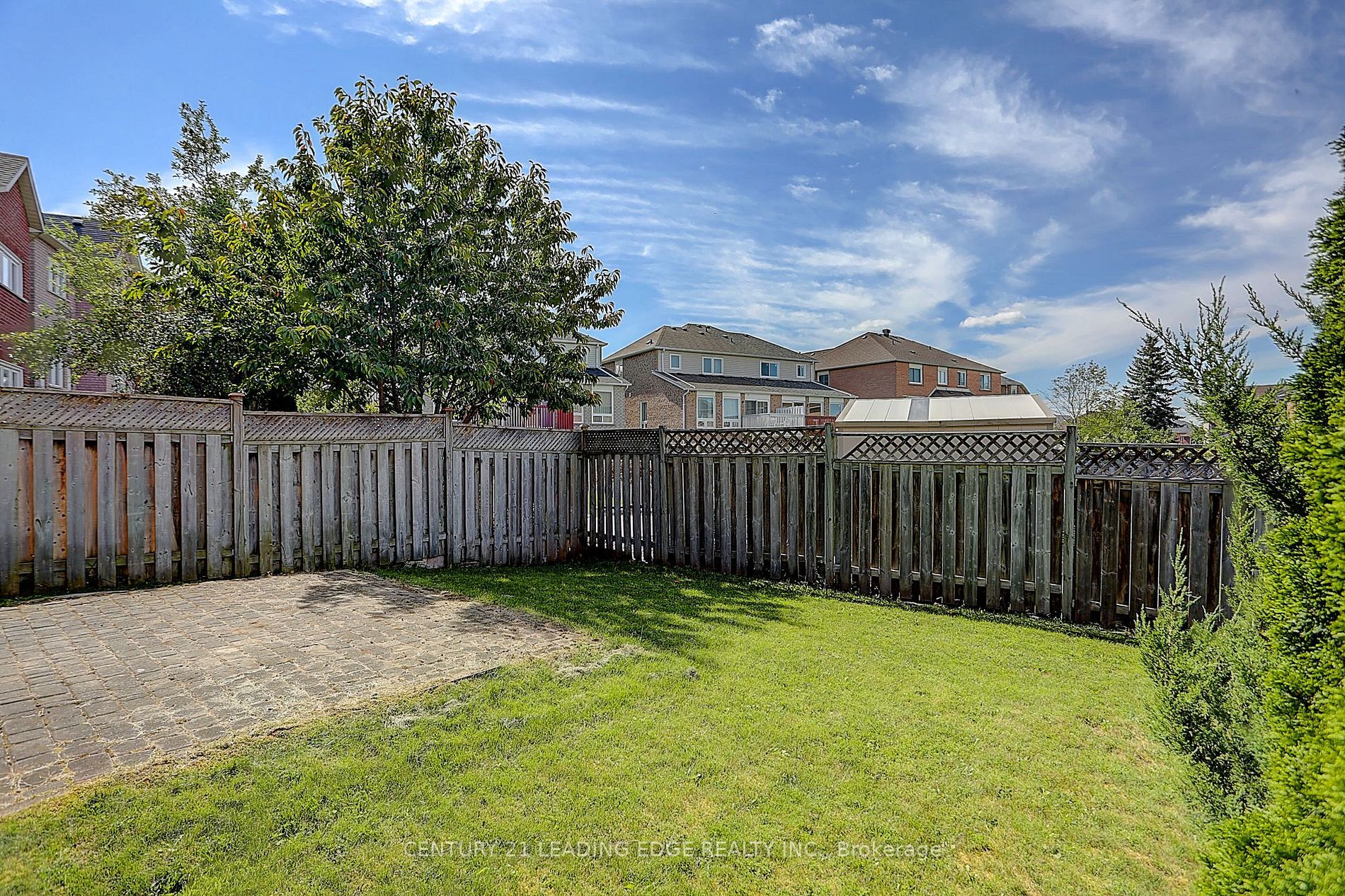 80 Futura Ave · Photo 16