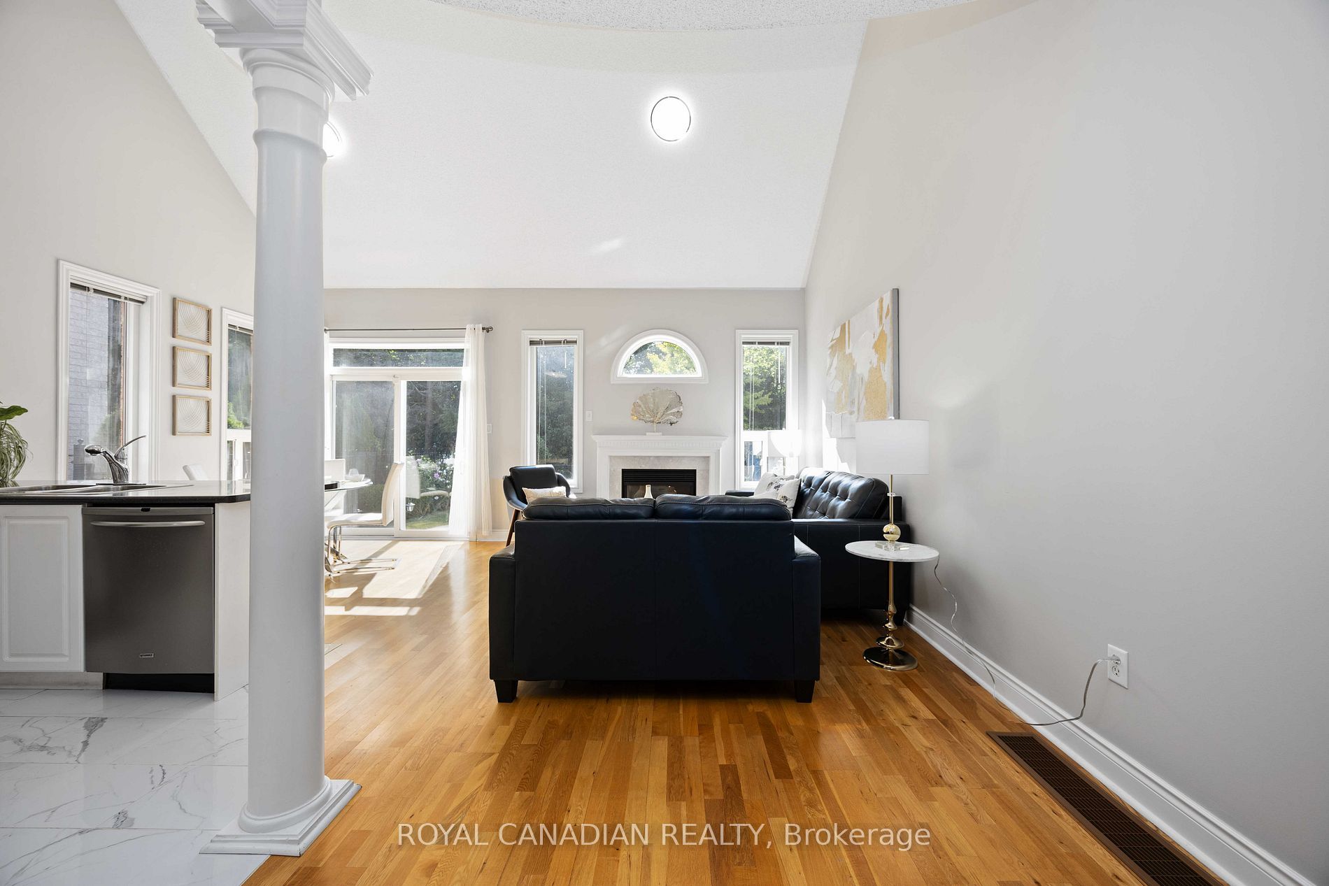 13 Lightheart Dr · Photo 8